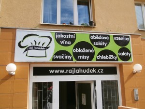Polep prodejny Ráj lahůdek v Brně
